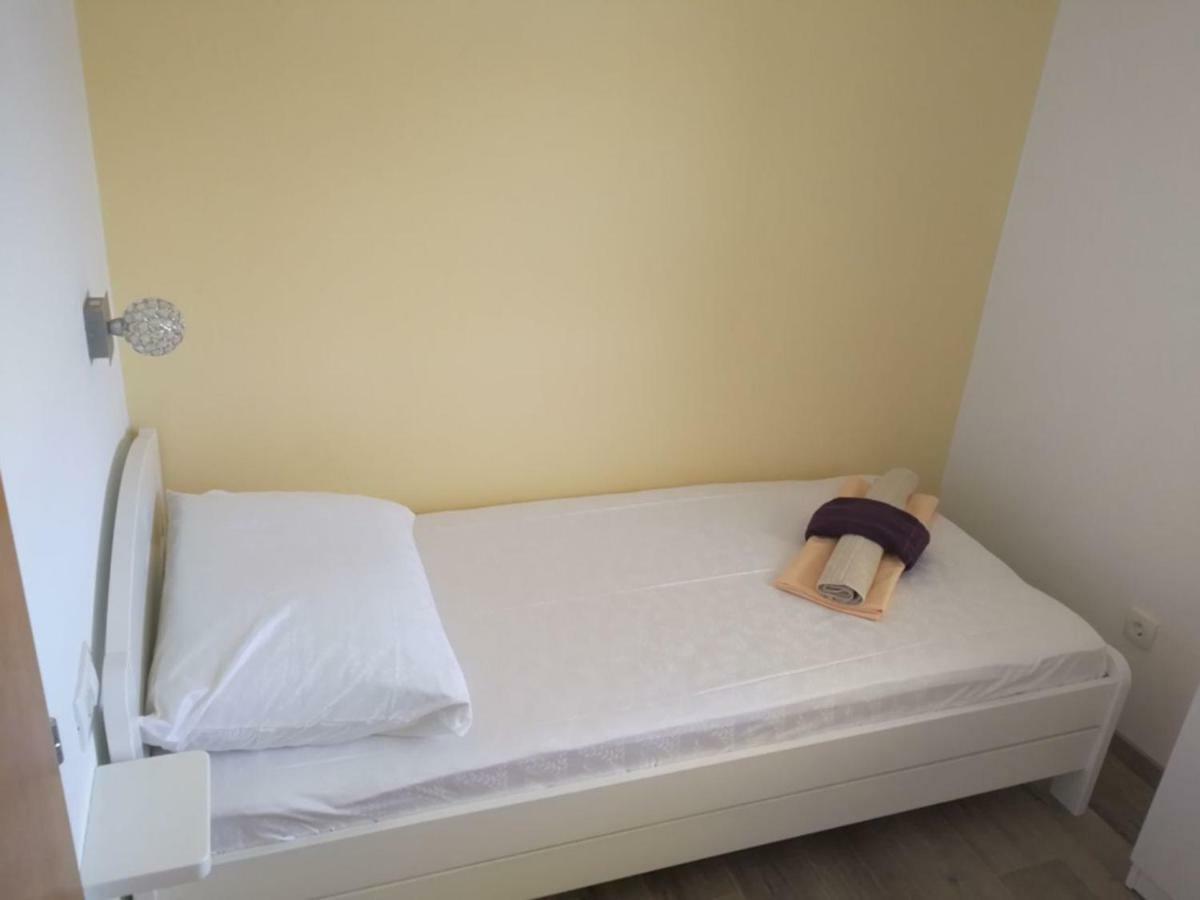 Apartments Prpic Seget Vranjica Cameră foto